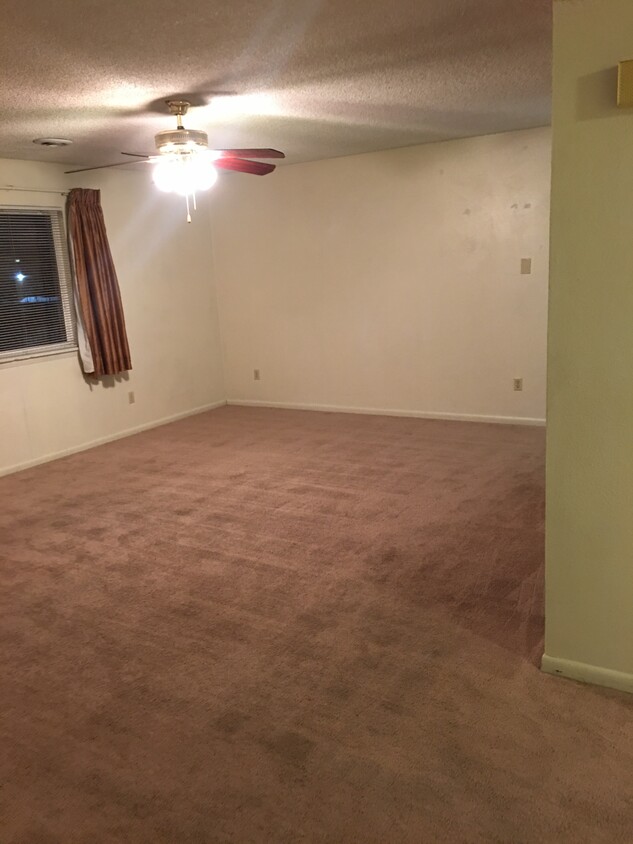 Foto principal - 900 E 5th St