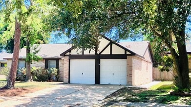 Building Photo - 16719 Maplemont Dr