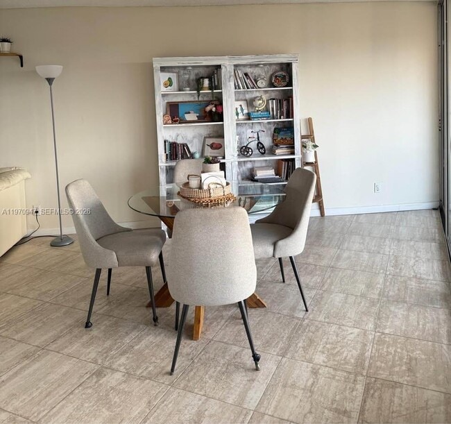 Building Photo - 6911 Environ Blvd