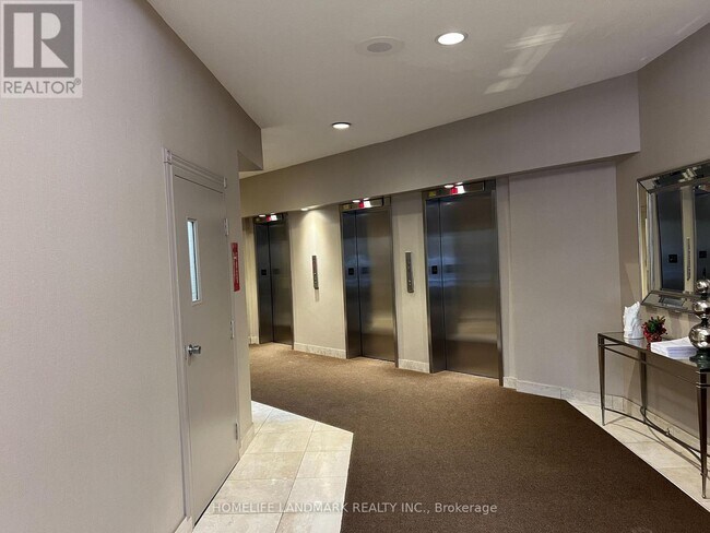 Building Photo - 10 Dean Park Rd