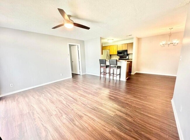 Foto del edificio - 14 Woodland Hills Dr