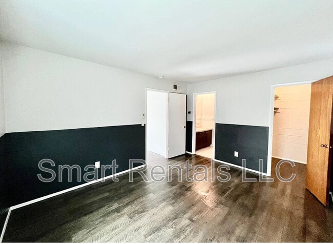 Foto del edificio - 9971 Chateau Roi Dr