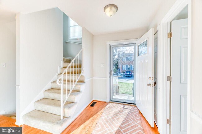 Building Photo - 9932 Longford Ct