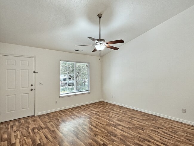 Building Photo - 7845 N Apache Ln