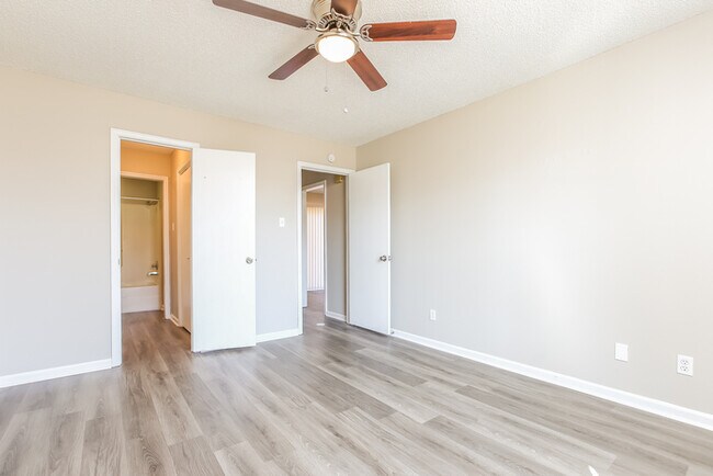 Building Photo - Great 3 Bedroom