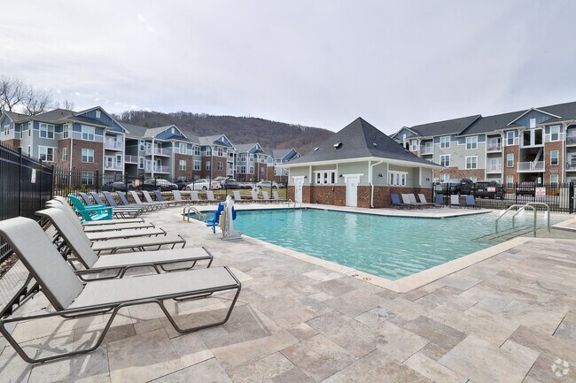 Piscina - Reflection Pointe NC