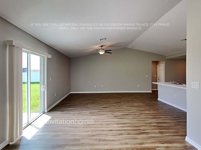 Building Photo - 703 NE Juanita Pl