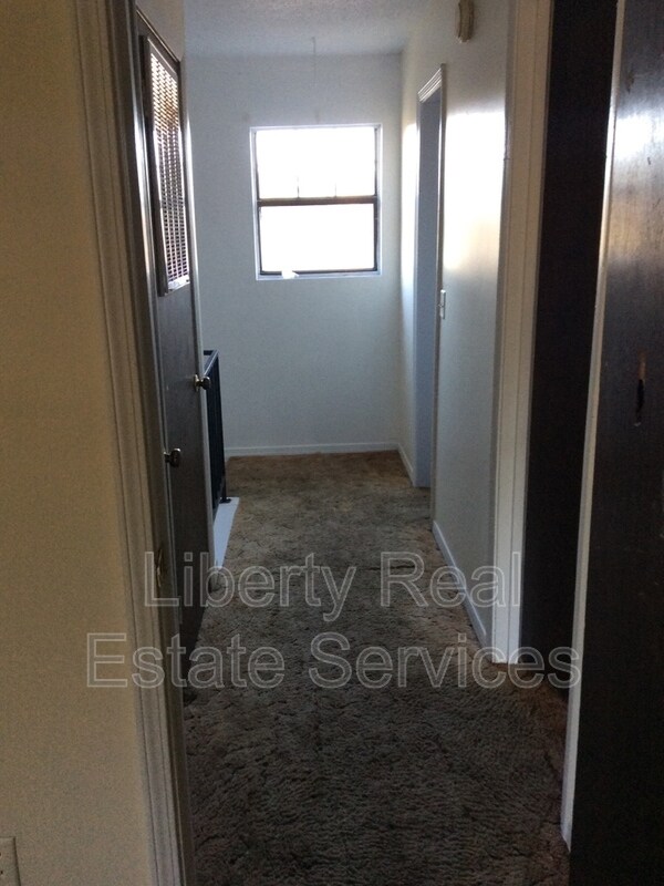 Foto del edificio - 814 Lesa St