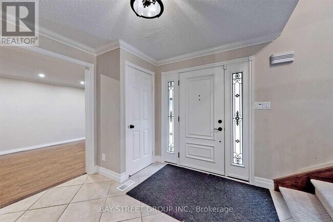 Building Photo - 33 Normandale Rd
