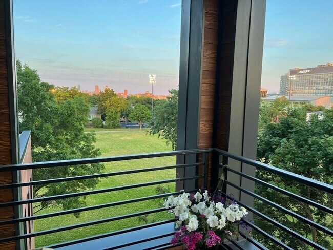 Foto del edificio - 50 Leo M Birmingham Pkwy