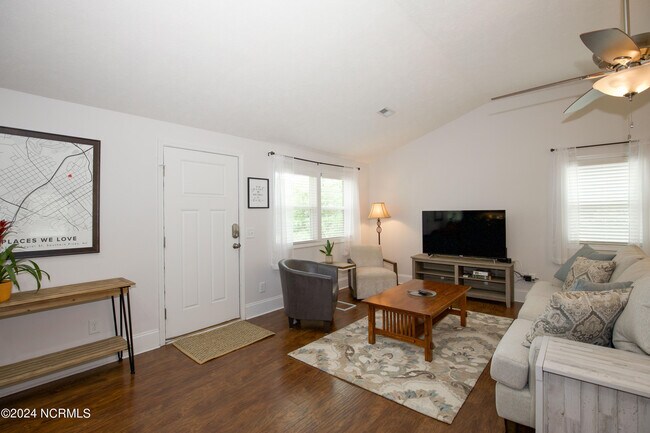 Building Photo - 515 N Saylor St