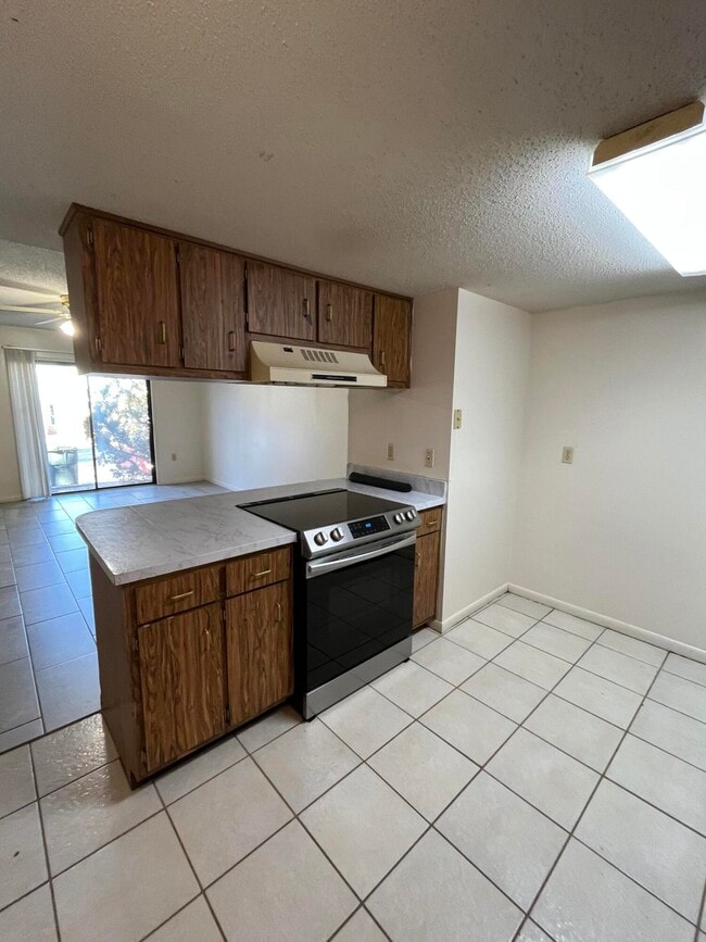 Building Photo - 165 Scottwood Dr SE