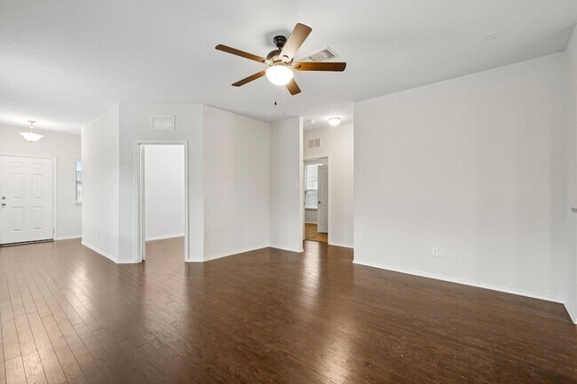 Building Photo - 212 La Dera Dr