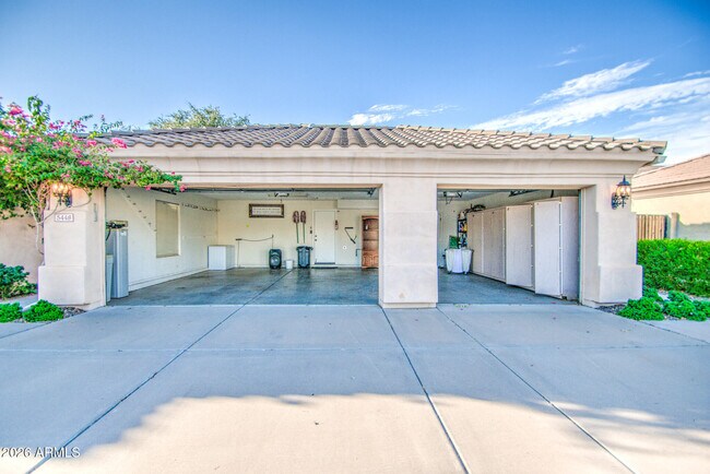 Foto del edificio - 5448 E Harmony Ave