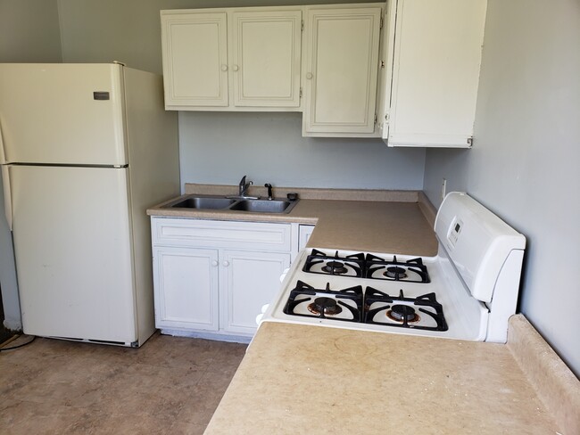 Kitchen - 20 Parker Drive