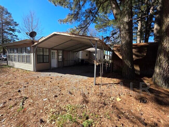 Foto del edificio - 202 Rosemary Ln