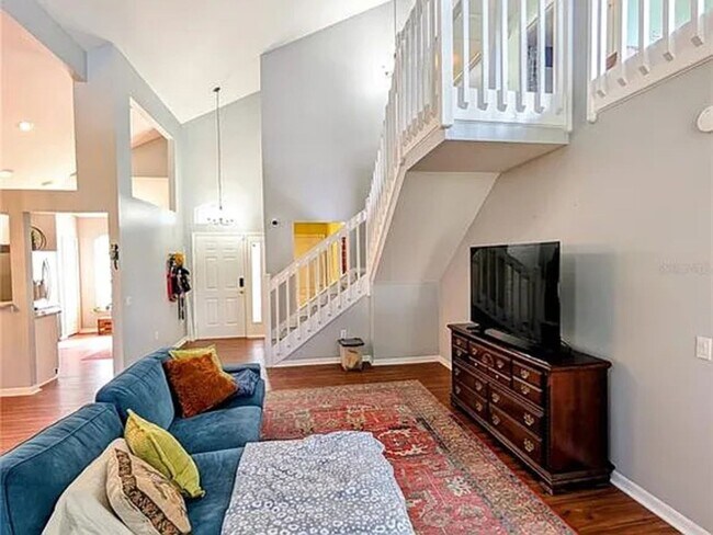 Building Photo - Bright and Charming 3BR House in Riverview