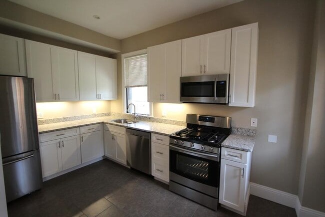 Kitchen - 1625 Rankin Ave