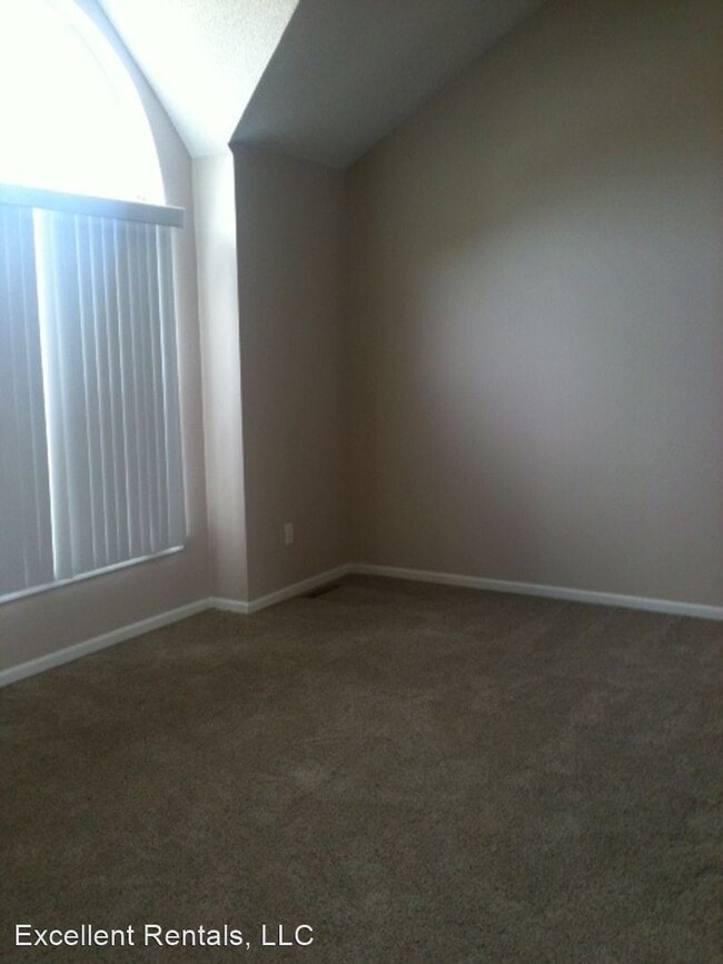 Building Photo - 3 br, 3 bath House - 1231 SE Rosehill Dr.