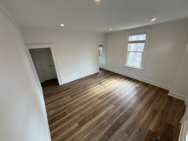 Building Photo - 678 Mohawk St