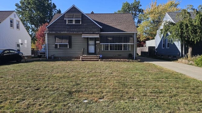 Building Photo - 29679 Phillips Ave