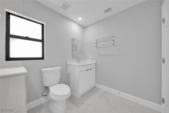 Building Photo - 2913 NW 9th Terrace