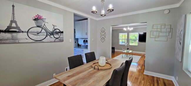 Building Photo - 708 Vermont St