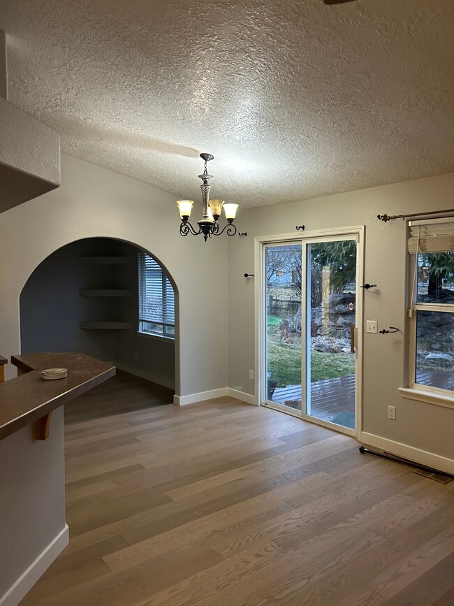 Building Photo - 3720 E Presidential Dr