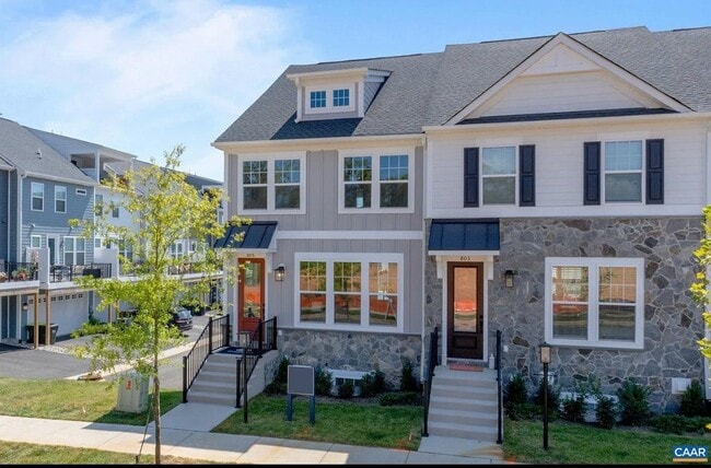 Building Photo - 805 Park Ridge Dr