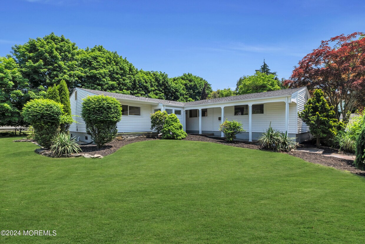Primary Photo - 366-368 Beecroft Pl