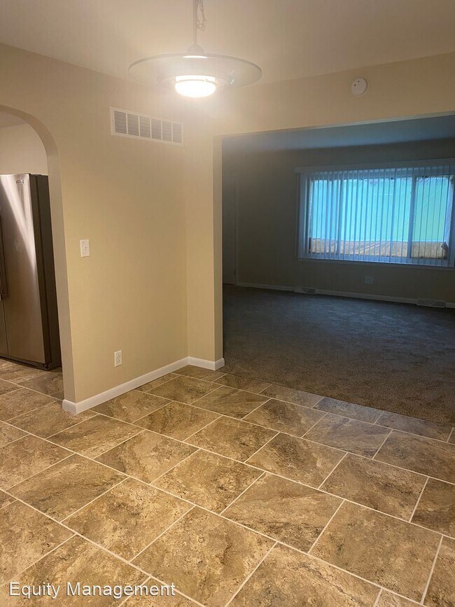 Foto del edificio - 3 br, 1.5 bath House - 1024 North Rd.