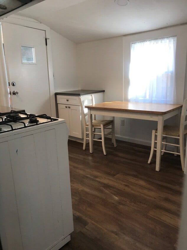 Building Photo - 16 High St