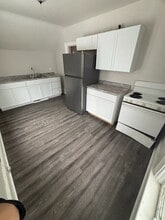 Building Photo - 509 W Franklin St