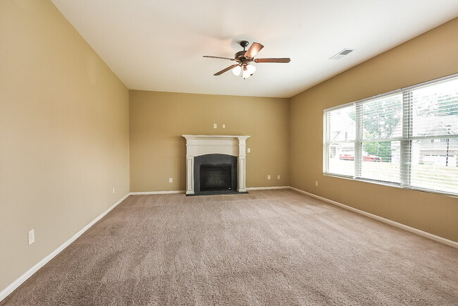 Building Photo - 3523 Walking Stick Way NE