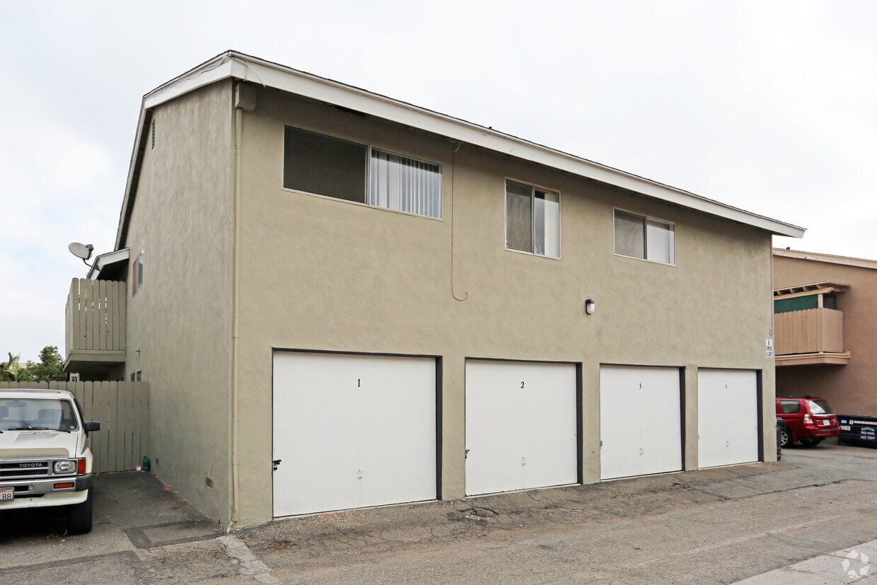 Building Photo - 7262 La Mancha Cir