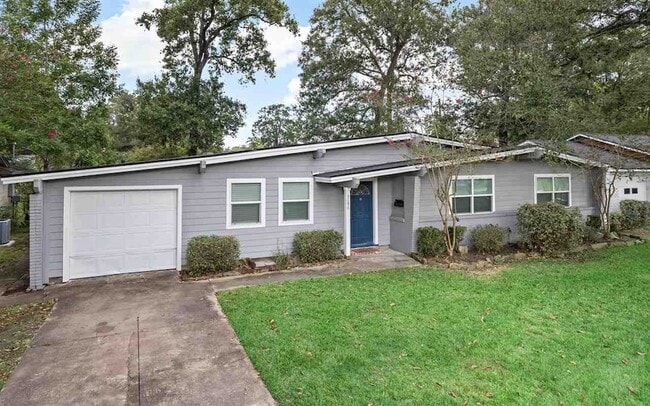Building Photo - 5090 Laurel Ave
