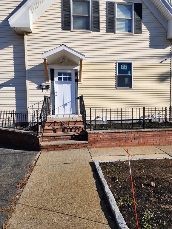 366 Broadway Unit 1F, Lynn, MA 01905 Room for Rent in Lynn, MA