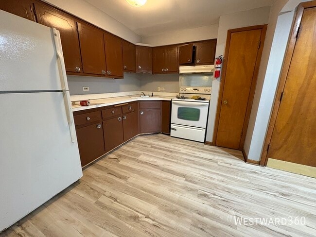 Building Photo - 1135 W 127th Pl