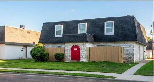Building Photo - 1801 Lawndale Ave