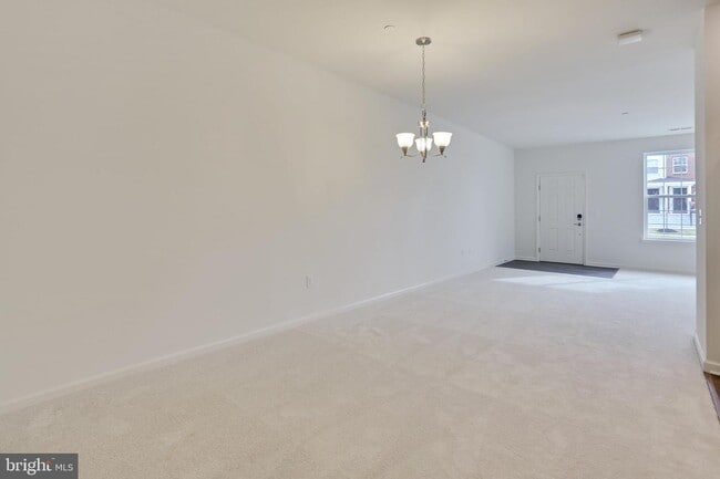 Building Photo - 323 Kramer Ct