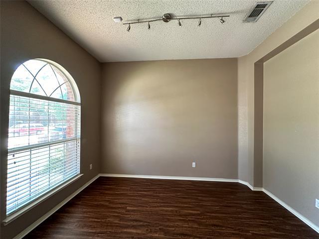 Building Photo - 5125 Highlands Dr