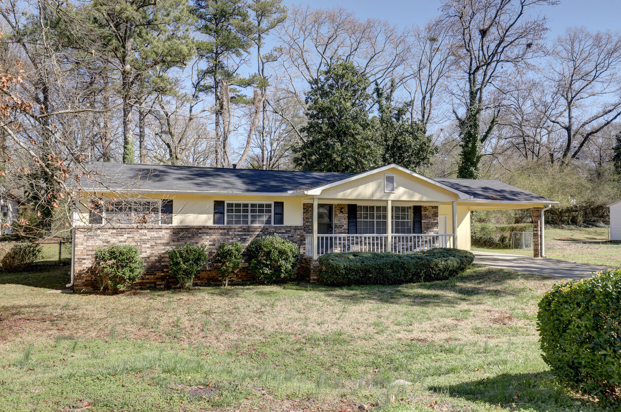 Building Photo - 2585 Walton Way SW