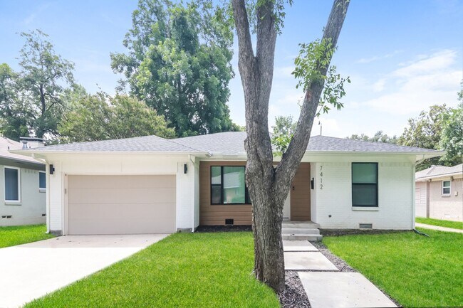 Building Photo - 7412 Fenton Dr