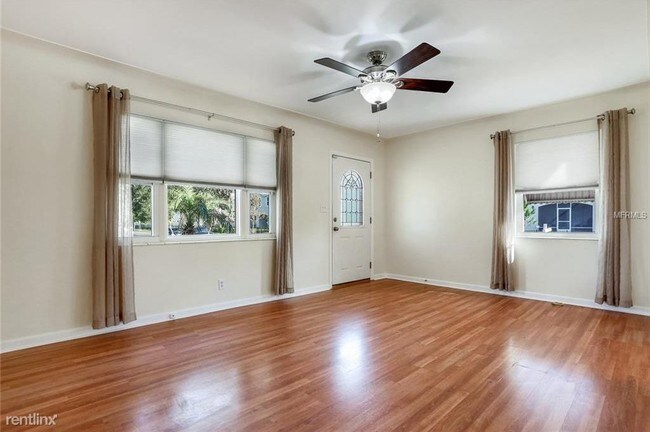 Foto del edificio - 2 br, 2 bath House - 700 53rd Ave N