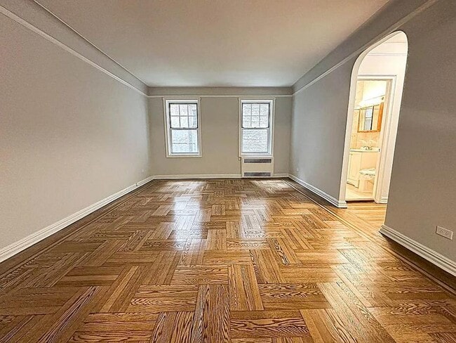 Foto del edificio - 111-14 76th Ave