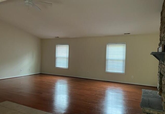 Building Photo - Beautiful 3 Bedroom Home - 1255 Titus Ln.