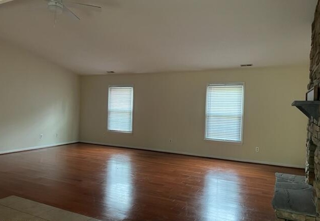 Foto del edificio - Beautiful 3 Bedroom Home - 1255 Titus Ln.