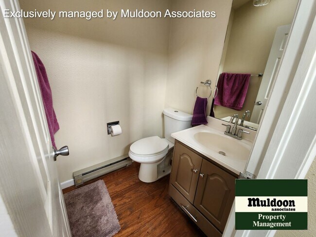 Foto del edificio - Great Pueblo West Tri level ready now!