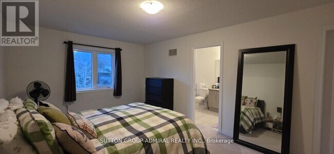 Building Photo - 45 Greenwood Dr