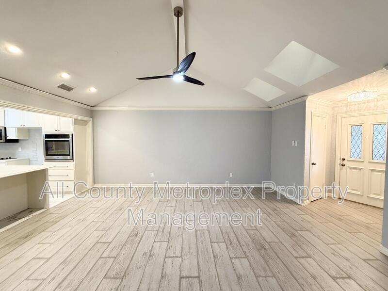 Photo - 3927 Saint Christopher Ln